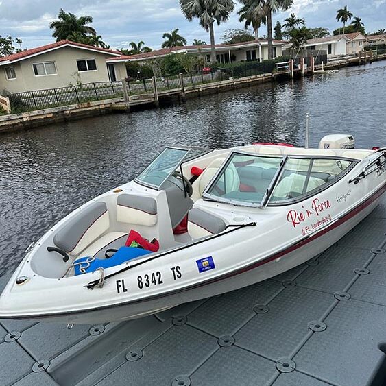 floating-boat-dock-in-use floating-boat-dock-in-use